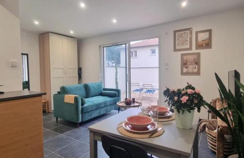 Montrond-les-Bains Casa | Gîte cosy pour 2 à Montrond-les-Bains avec parking privatif - FR-1-496-342