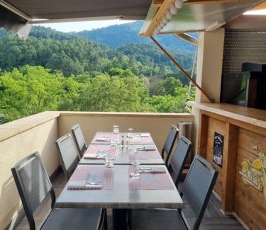 Saint-Florent-sur-Auzonnet Apartamento | Gîte de la tourterelle