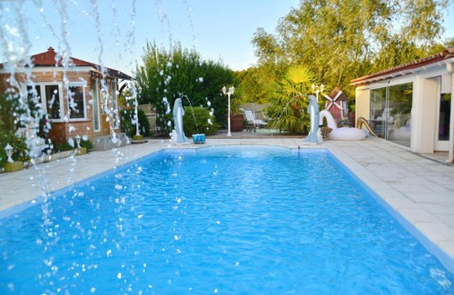 Villematier Casa | Gîte d hôte jacuzzi piscine sauna privés