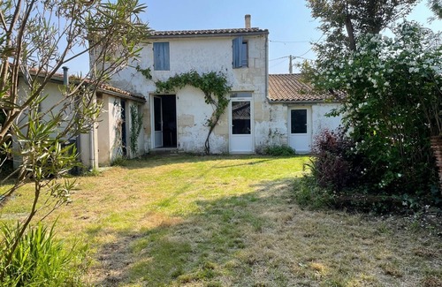 Jau-Dignac-et-Loirac Casa | Gîte de Caractère Entre Océan et Estuaire