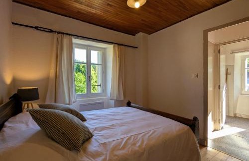 Saint-Arcons-de-Barges Casa | Gîte de caractère rénové, jusqu'à 10 pers., jardin privé, Haute-Loire - FR-1-582-534