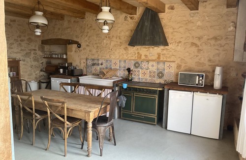 Castels Casa | Gîte de Charme Dans une Ancienne Métairie "La Grotte"