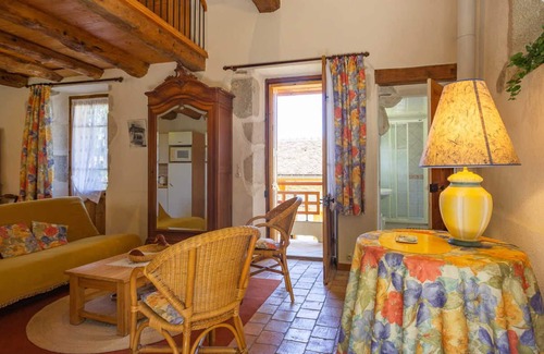 Ruffieux Casa | Gîte de Charme à 6km du lac du Bourget . En Plein Cœur du Vignoble