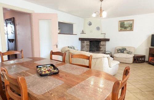 Vauvillers Casa | Gîte de charme à Vauvillers avec jardin partagé - FR-1-583-494