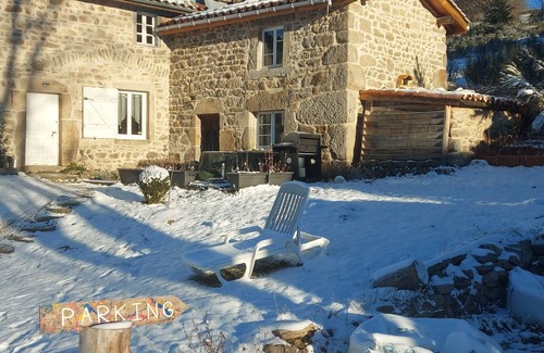 Jeansagniere Cabaña | Gîte de Montagne à 1000m au Cœur des Monts du Forez