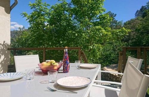 Saint-Fortunat-sur-Eyrieux Casa | Gîte de charme en Ardèche : vue panoramique, plage privée