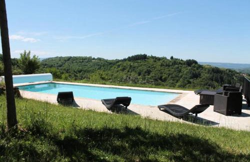 Altillac Apartamento | Gîte de France à Altillac 4 épis - Gîte de France 8 personnes MAE-0731
