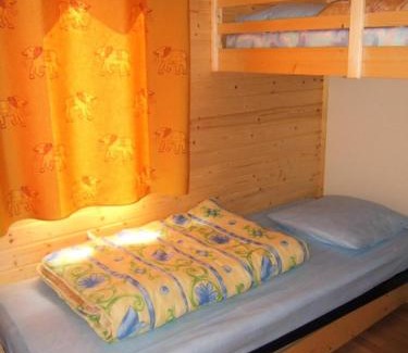 Laval-sur-Luzege Apartamento | Gîte de France Chalet - Gîte de France 4 personnes MAE-6494