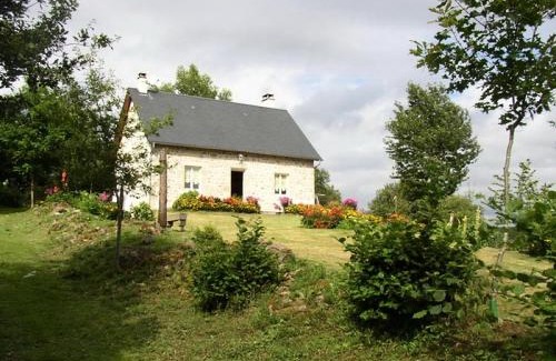 Sarroux-Saint-Julien Apartamento | Gîte de France Chez dédé et léa 3 épis - Gîte de France 6 personnes MAE-9414