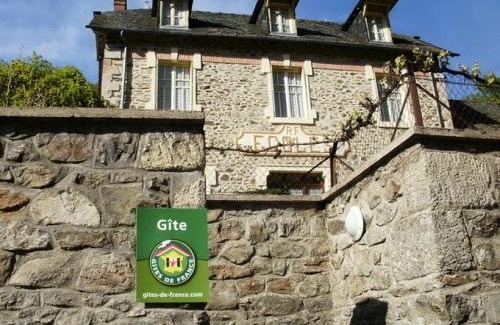 Laval-sur-Luzege Apartamento | Gîte de France Gîte ecole 3 épis - Gîte de France 4 personnes MAE-6354