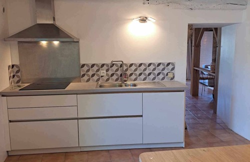 La Chapelle-Neuve Casa | Gîte de la chaumière de Floranges, 6 pers. Pets welcome, forest walks.