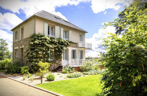 Yvre-l'Eveque Casa | Gîte de la Futaie-Maison de caractère au calme