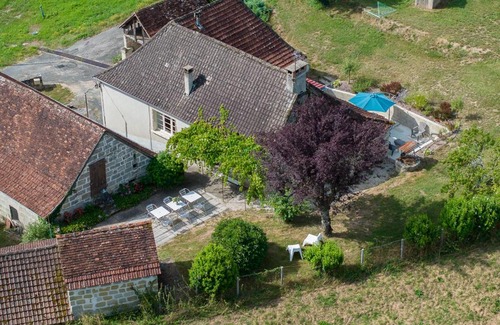 Saint-Julien-Maumont Casa | Gîte de la Gare aux Fleurs