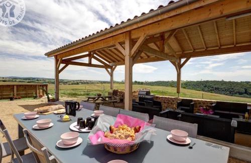 Pinay Casa | Gîte de luxe avec spa, piscine et sauna, animaux admis à Pinay - FR-1-496-274