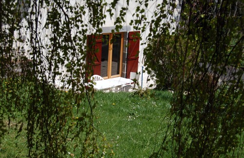 Orcival Casa | Gîte de Rouchaube Orcival : la Petite Maison