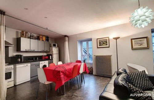 Besse-en-Chandesse Apartamento | Gîte des Remparts