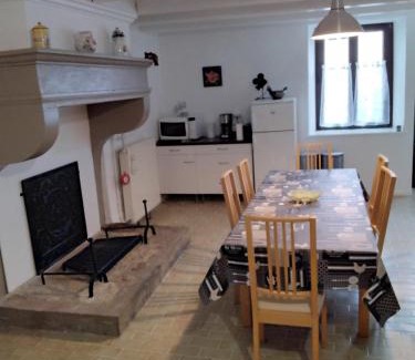 Lignieres-sur-Aire Casa | Gîte des jardins