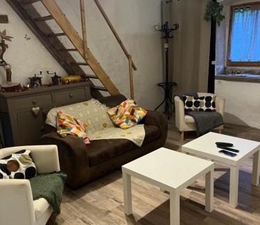 Ladoye-sur-Seille Casa | Gîte des reculées