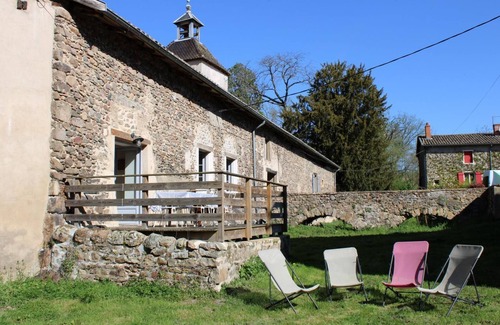 Cercie Casa | Gîte du Château de la Terrière
