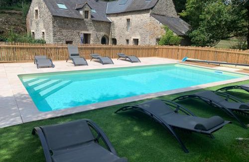 Noyal-Muzillac Apartamento | Gîte du Nid Beau Duplex tout confort, entouré de verdures, piscine chauffée de mi-mai à mi-sept