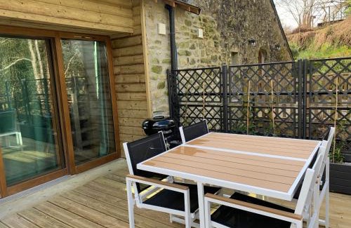 Noyal-Muzillac Apartamento | Gîte du Nid Beau Duplex tout confort, entouré de verdures, piscine chauffée de mi-mai à mi-sept