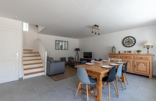 Houesville Casa | Gîte du Tilleul - Maison climatisée pour 8 voyageurs