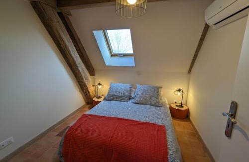 Saint-Firmin-sur-Loire Casa | Gîte en forêt avec jardin, terrasse et parking près de la Loire - FR-1-590-530