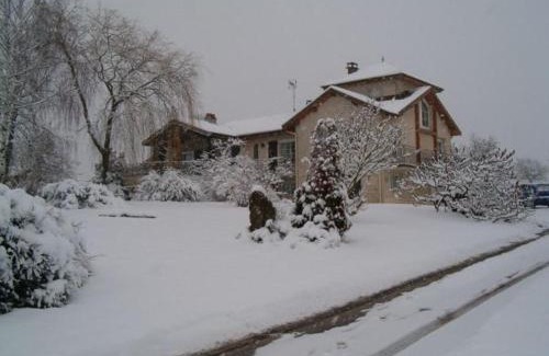 Sercoeur Casa | Gîte ensoleillé idéal pour couples - Proche d'Épinal avec terrasse et Wifi - FR-1-589-613