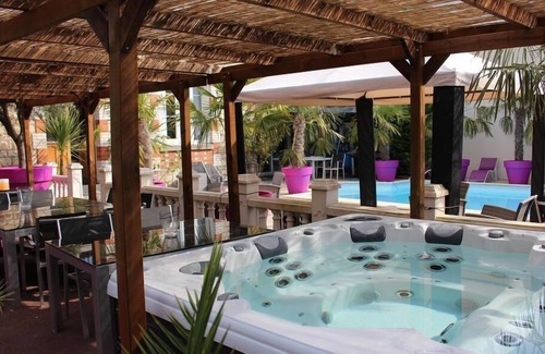 Vitry-le-Francois Cabaña | Gîte-Baño con bañera-Orchidée