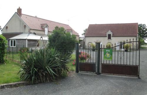 Vieilles-Maisons-sur-Joudry Casa | Gîte familial à la ferme avec jardin clos, proche Forêt d'Orléans et étangs, lits faits, jeux enfants - FR-1-590-88