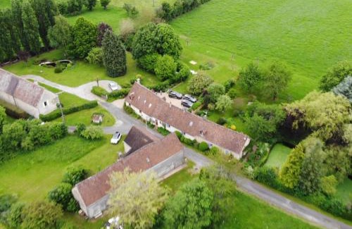 Saint-Jouin-de-Blavou Casa | Gîte familial avec grand jardin fleuri, cheminée et activités extérieures, proche Petite Cité de Caractère - FR-1-497-38
