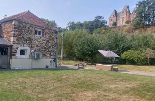 Serans Casa | Gîte familial au bord de l'Orne, au pied du château de Mesnil-Glaise