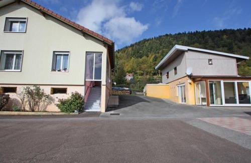 Le Menil Casa | Gîte familial aux Vosges avec jeux pour enfants, à proximité de la nature et activités sportives - FR-1-589-111