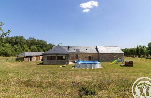 Echemire Casa | Gîte familial avec piscine privée, proche d'Angers et du Zoo de La Flèche - FR-1-622-65