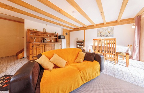 Leotoing Casa | Gîte Familial Avec Piscine, au Bord de la Rivière! Détente et Déconnexion Check!