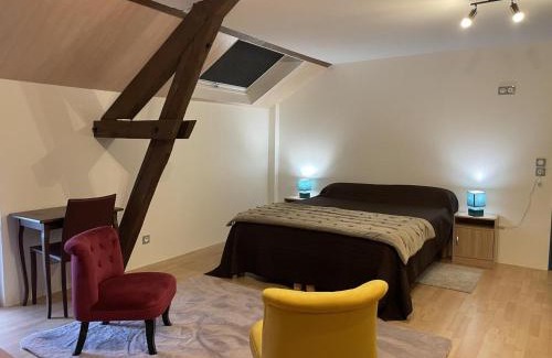 Sauvagny Casa | Gîte familial avec terrasse à la ferme, proche Montluçon, idéal pour 4 pers, draps et serviettes inclus - FR-1-489-431
