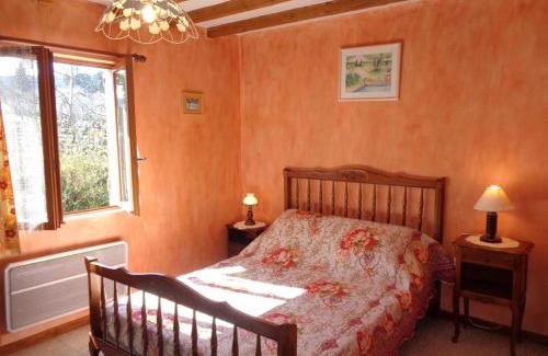Saint-Haon-le-Chatel Casa | Gîte familial avec piscine, jardin clos et jeux pour enfants - Saint-Haon-le-Châtel - FR-1-496-21