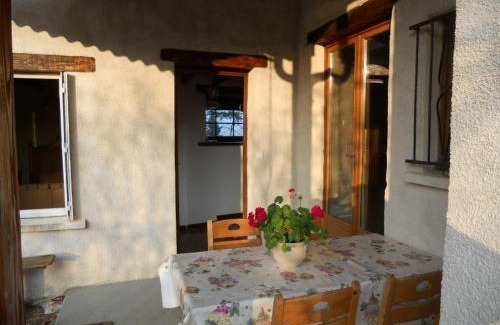 Saint-Haon-le-Chatel Casa | Gîte familial avec piscine, jardin clos et jeux pour enfants - Saint-Haon-le-Châtel - FR-1-496-21