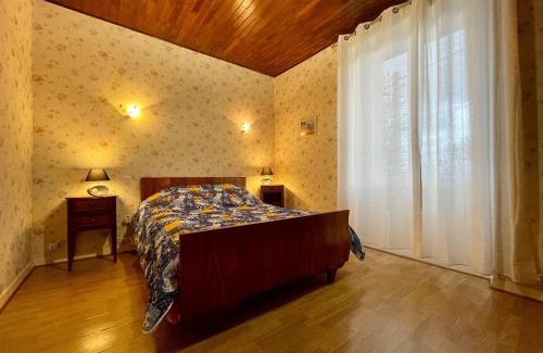 Solignac-sur-Loire Casa | Gîte familial paisible, proche Gorges de la Loire, avec cour fermée, 3 chambres, équipements bébé - FR-1-582-116