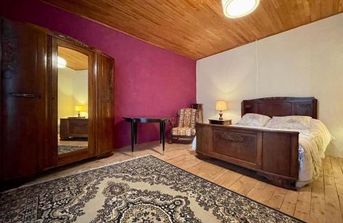 Solignac-sur-Loire Casa | Gîte familial paisible, proche Gorges de la Loire, avec cour fermée, 3 chambres, équipements bébé - FR-1-582-116