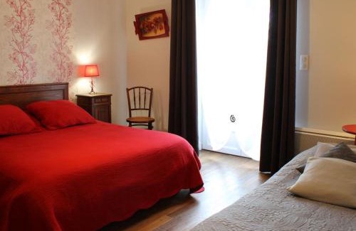 Cindre Casa | Gîte familial rénové à la campagne avec jardin, 4 chambres, proche loisirs et attractions - FR-1-489-61