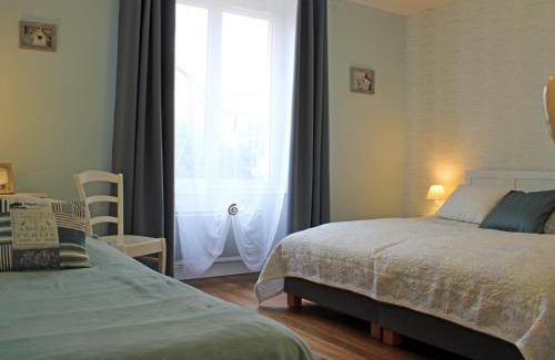 Cindre Casa | Gîte familial rénové à la campagne avec jardin, 4 chambres, proche loisirs et attractions - FR-1-489-61