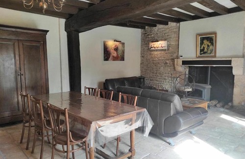 Mareuil-sur-Arnon Casa | Gîte indépendant au bord de la rivière, cadre historique, pêche, animaux bienvenus, parking privé - FR-1-586-22