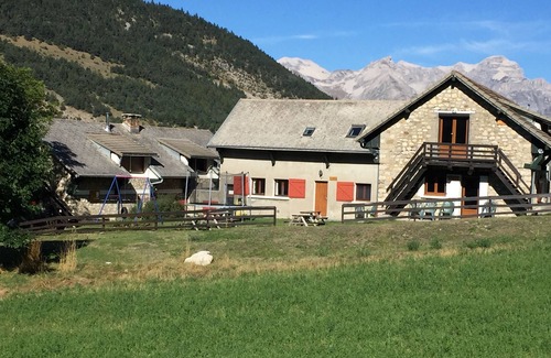 Saint-Etienne-en-Devoluy Casa | Gîte "le Beau Rêve": Grupo de 27 personas máx.