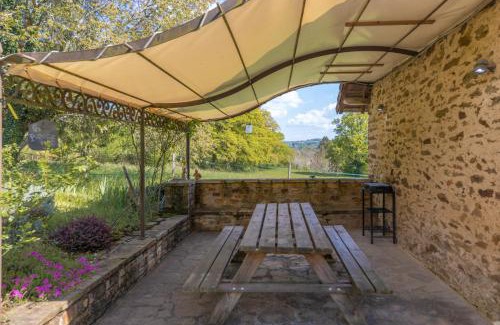 Segur-le-Chateau Casa | Gîte La Bergerie