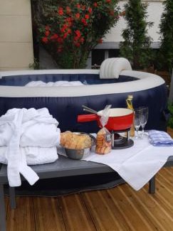 Les Fontenelles Casa | Gîte La Fabrique , spa et bain nordique , prêt de raquettes des neiges