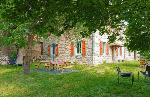 Saint-Symphorien Casa | Gîte La Fontaine 10/12 Personnes