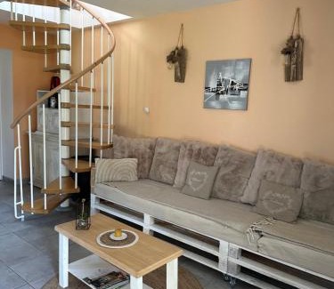 Bazouges-sur-le-Loir Casa | Gîte la grande racinaie