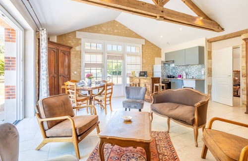 Sainte-Cecile Cabaña | Gîte 'La Longère Near Puy du Fou' with Private Terrace, Shared Garden and Wi-Fi