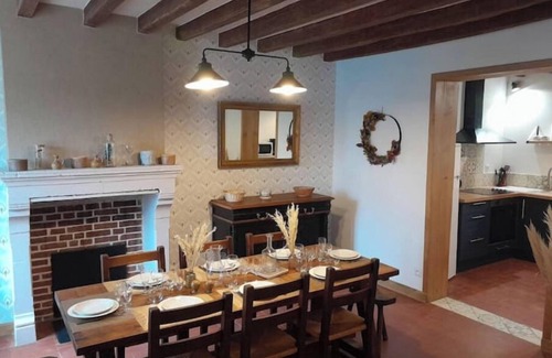 Veaugues Casa | "Gîte La Maison Family" beautiful garden near sancerre ideal for families